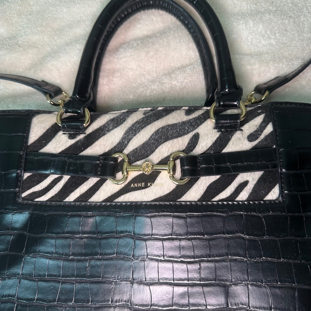 Anne Klein Black Crocodile Embossed Satchel Bag Zebra Print Accent Gold Hardware - Picture 2 of 4